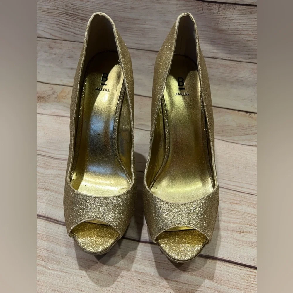 Bakers Spark Gold High Heels Platform Peep Toe Size 6.5 Glitter Party Prom